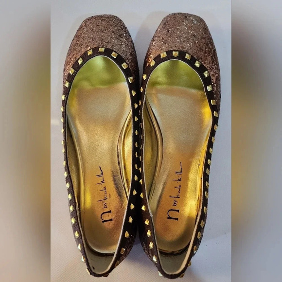 Nicole Miller bronze flats perfect for adding sparkle to any outfit Size 6.5 - Picture 4 of 7